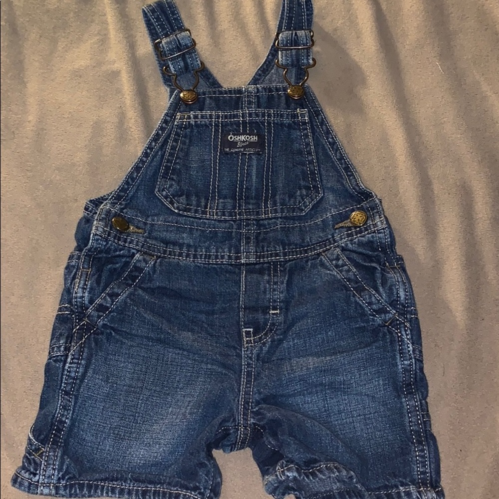OshKosh B’gosh 18m shorts overalls